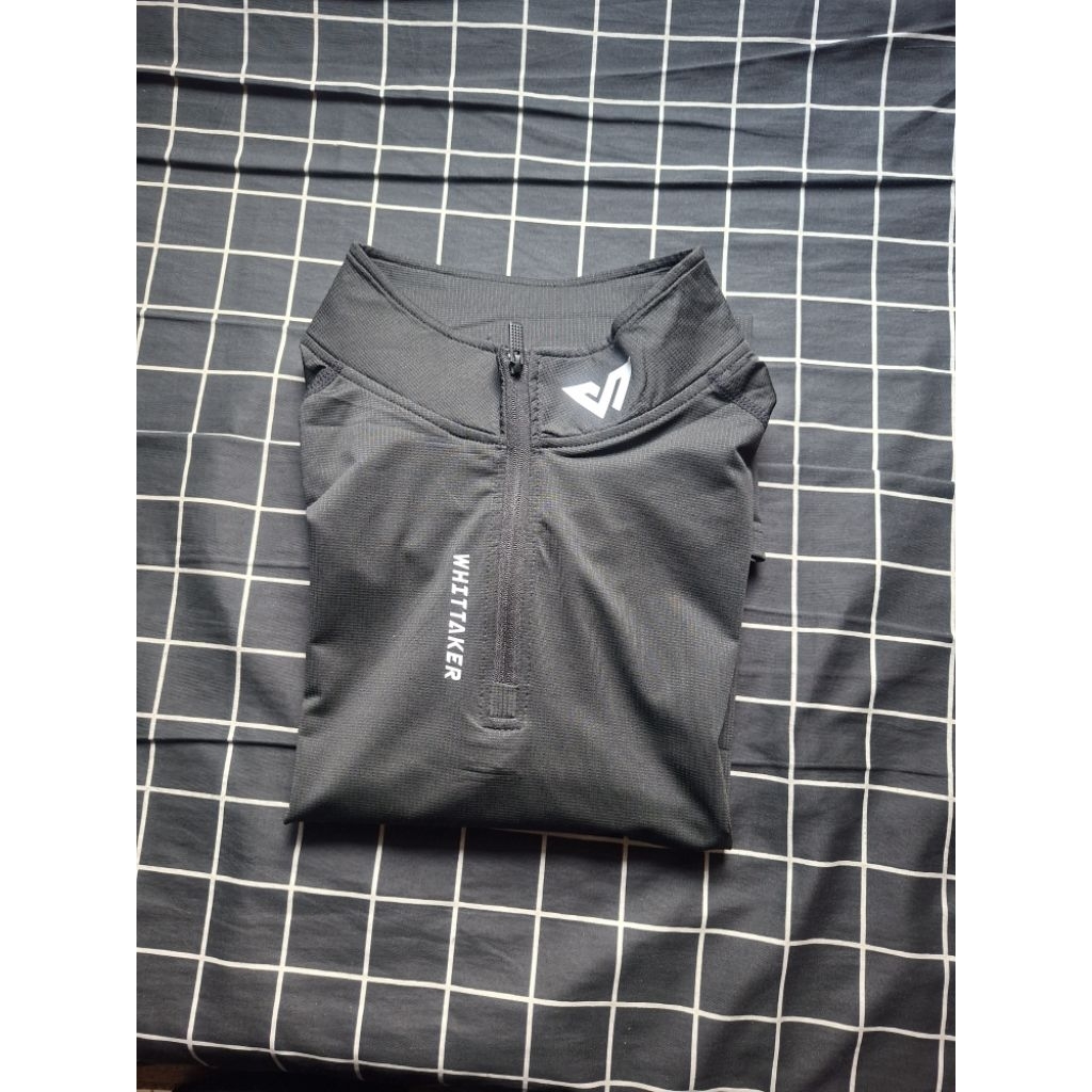 Kaos Sport Pria Whitekker Size S Hitam Dry Fit Baju Gym Lari Fitness Second Murah