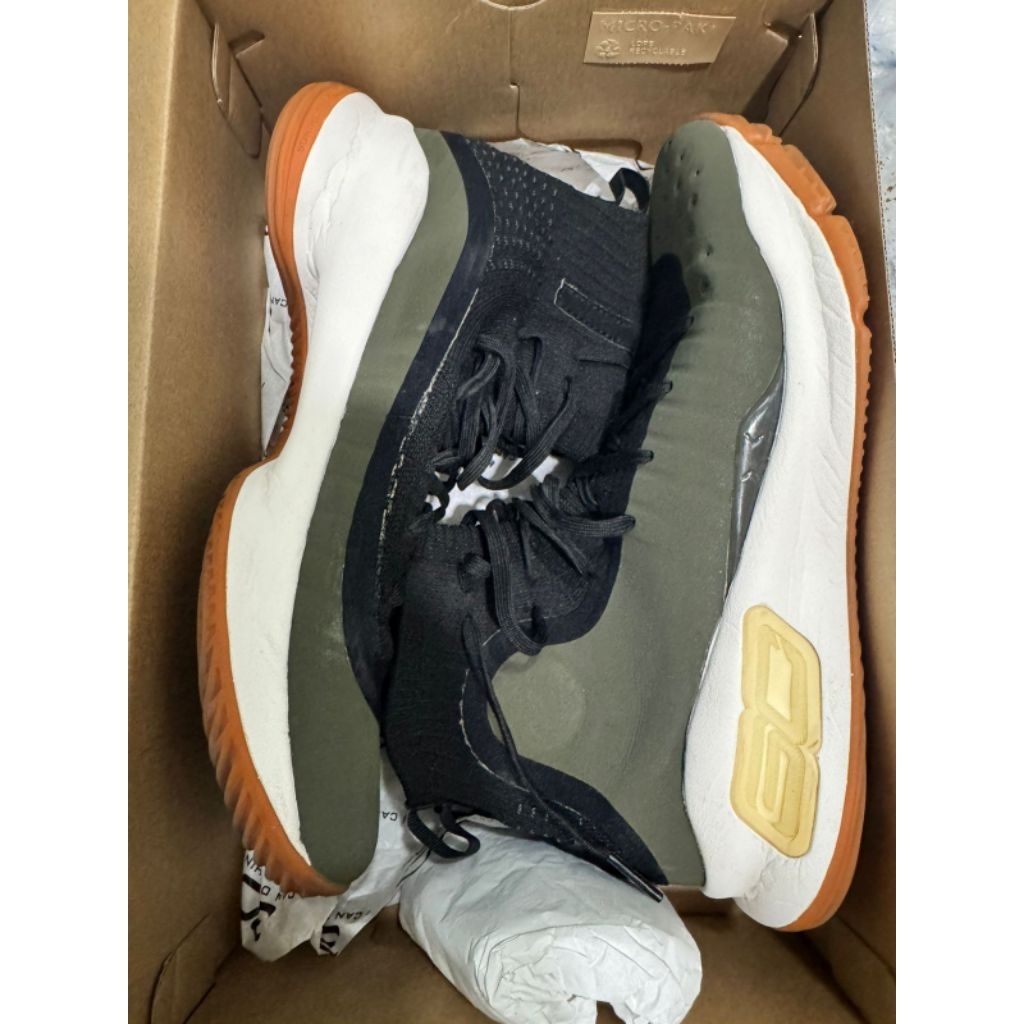 PRELOVED UNDER 4RMOUR CURRY 4 RETRO | SEPATU BASKET | CURRY | kondisi 95%