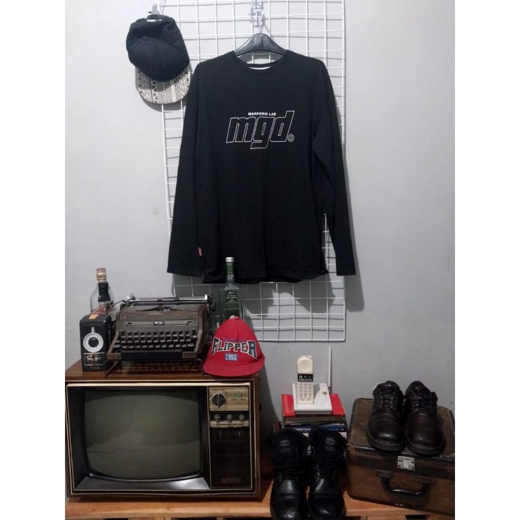 kaos longsleve panjang mahagrid bekas preloved second