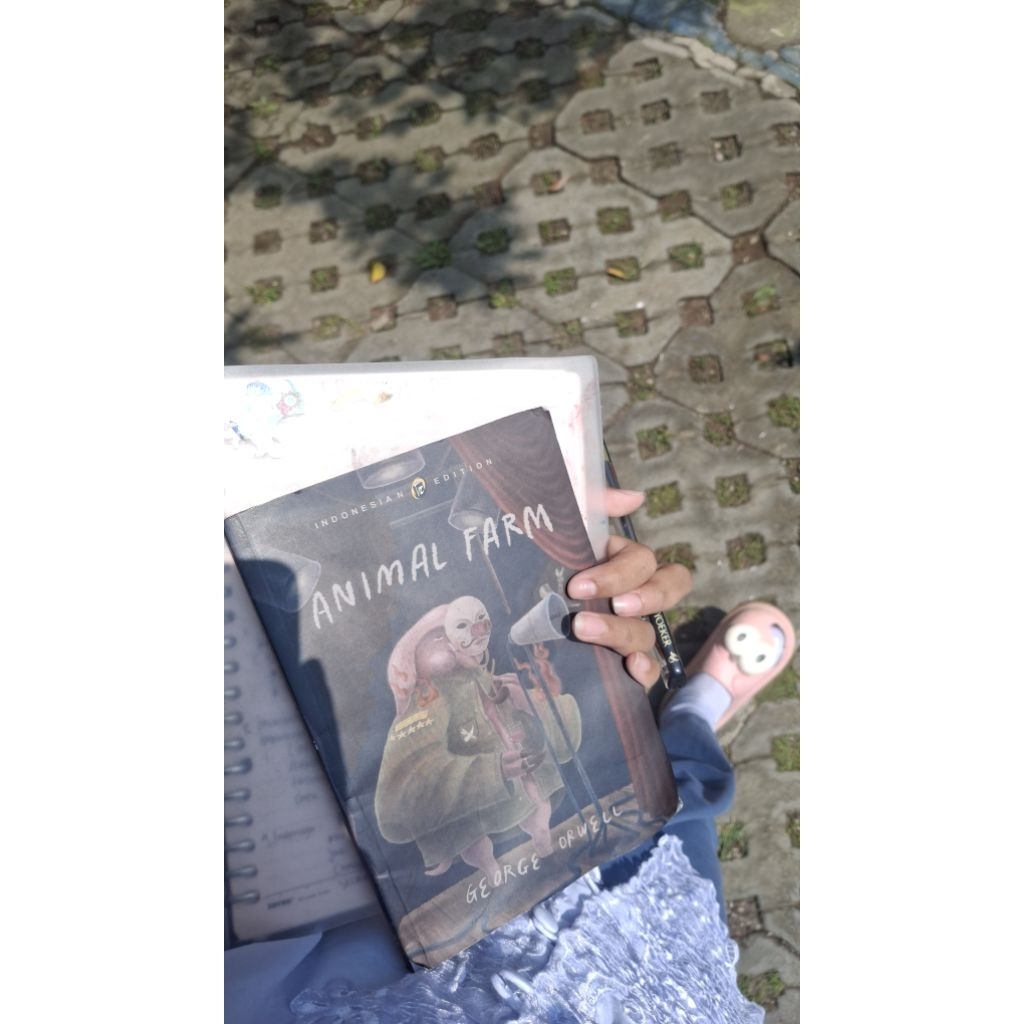 PRELOVED NOVEL ANIMAL FARM