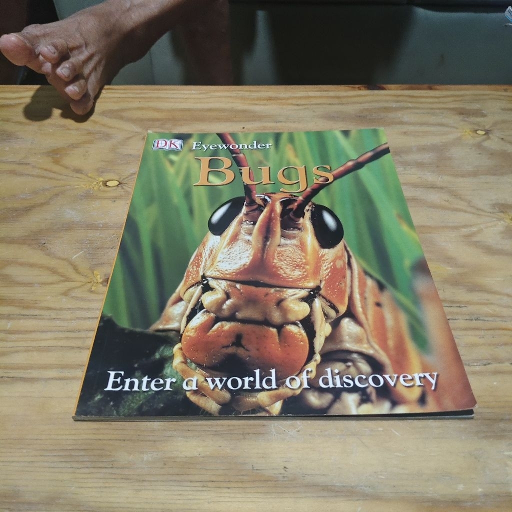 Buku Eyewonder Bugs