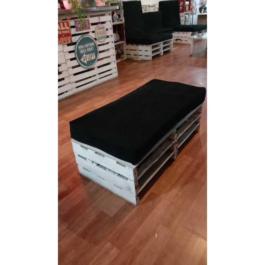 KURSI SOFA PALET TANPA SANDARAN