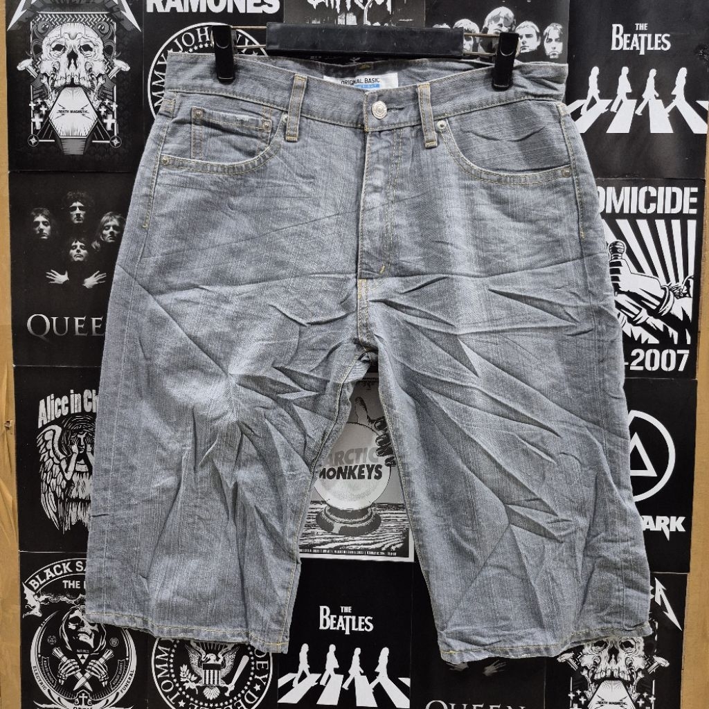 Celana Pendek Uniqlo Jeans Pria(32)