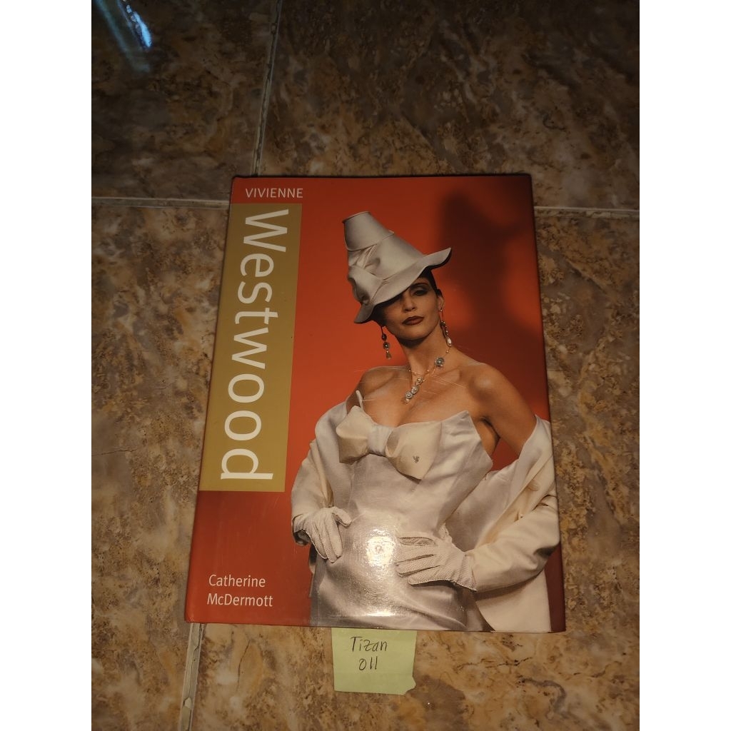 Buku Vivienne Westwood - Catherine McDermott