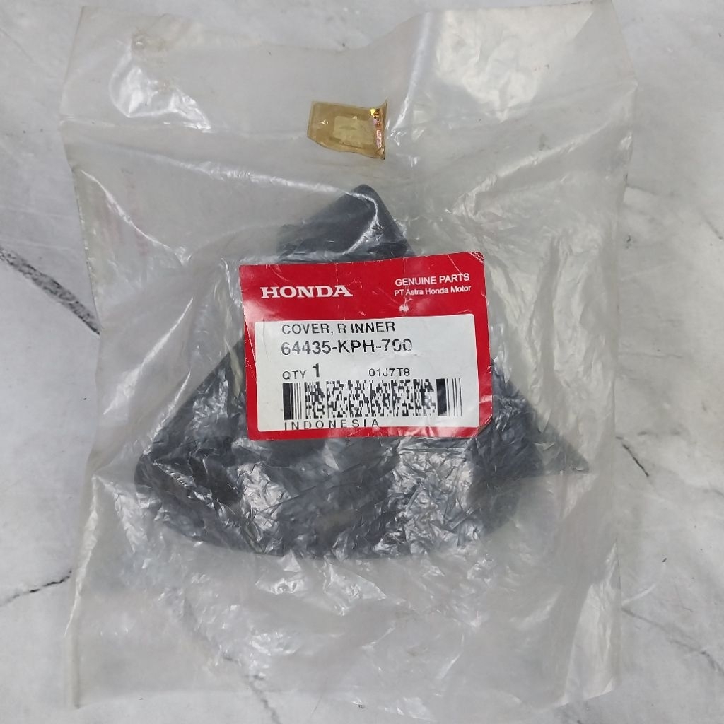 64435-KPH-700 : COVER INNER TUTUP SEIN DEPAN KANAN HONDA SUPRA X 125 LAMA, SUPRA X 125 INJEKSI ORIGI