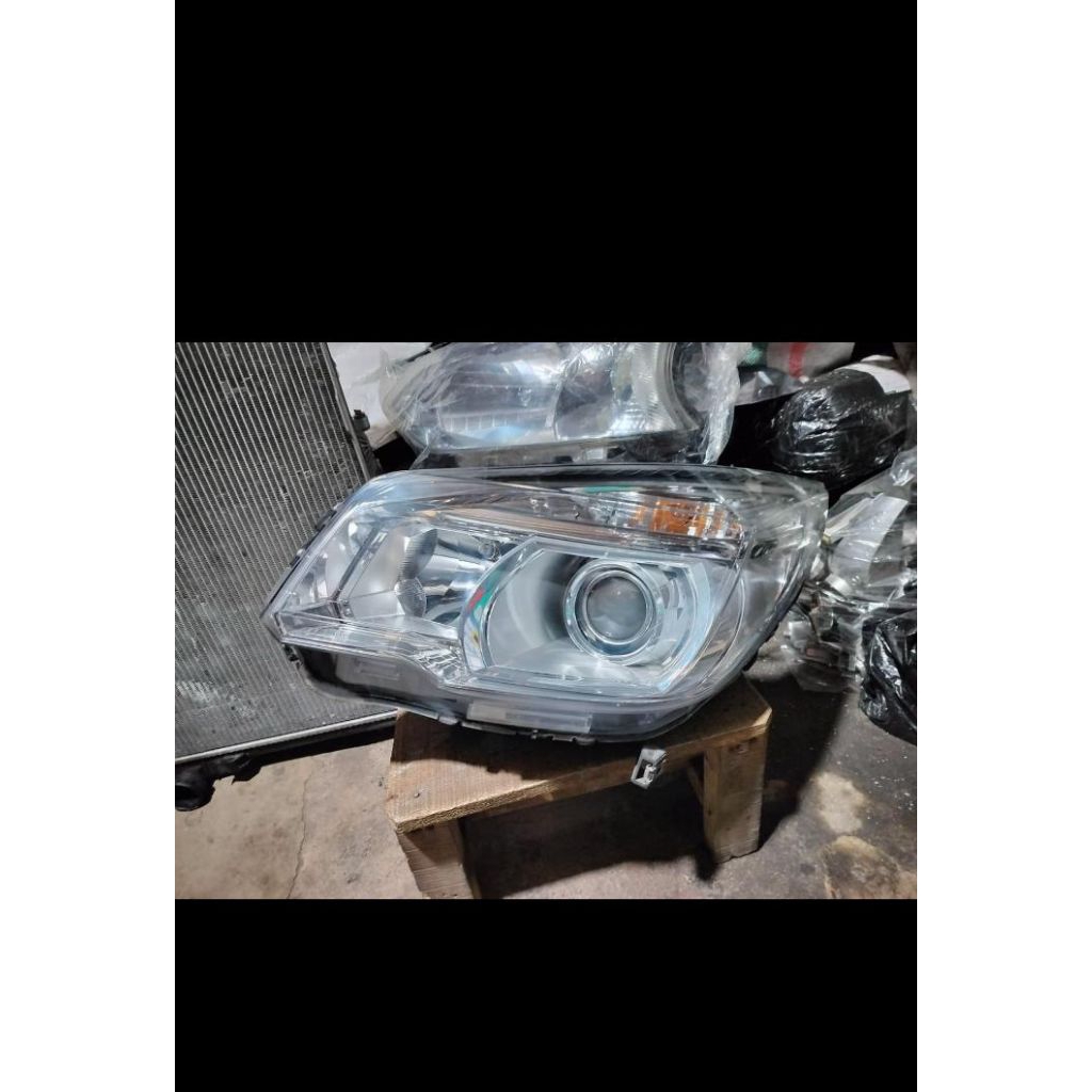 Headlamp lampu depan Chevrolet Colorado 2012 2013 2013 original