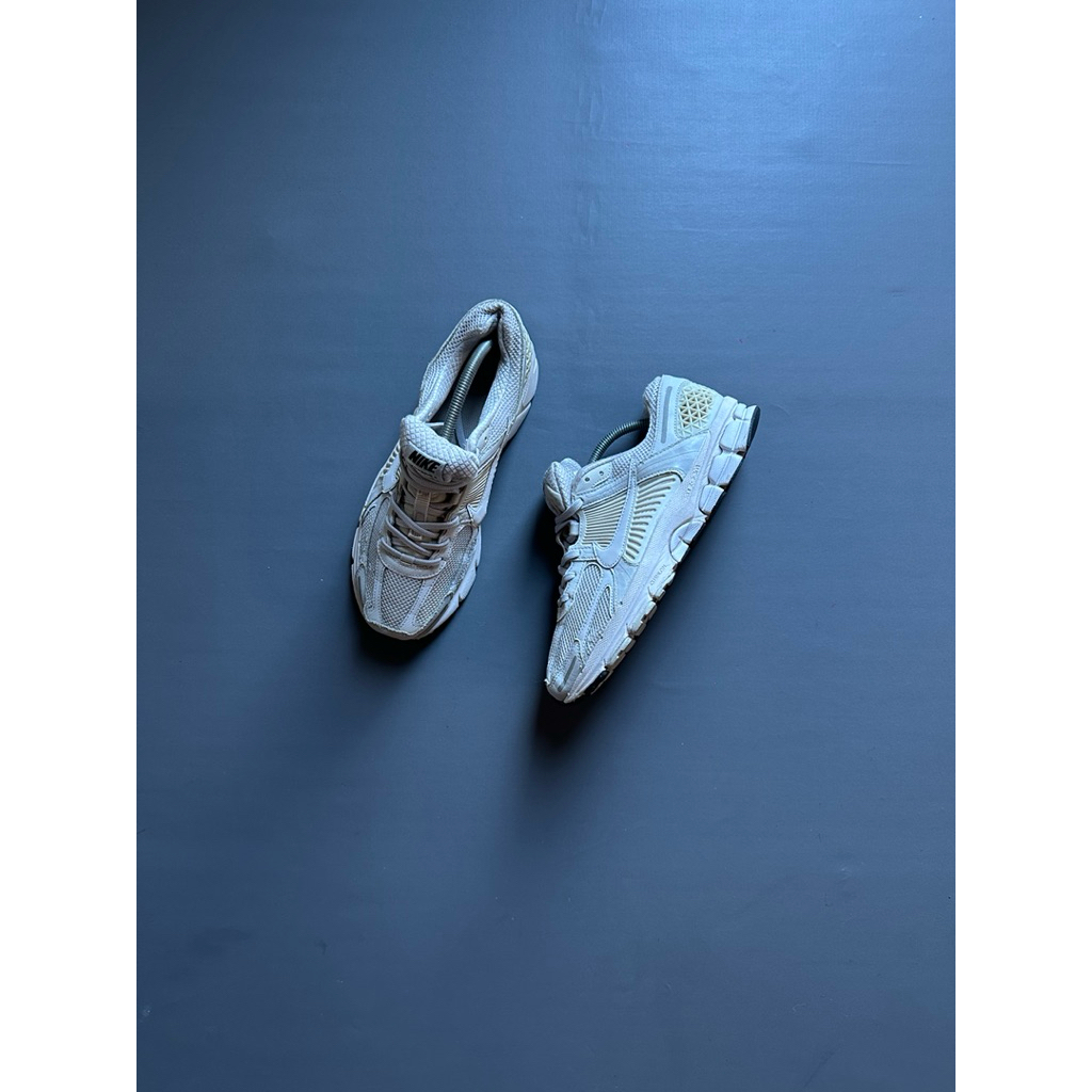 Nike Vomero 5 second