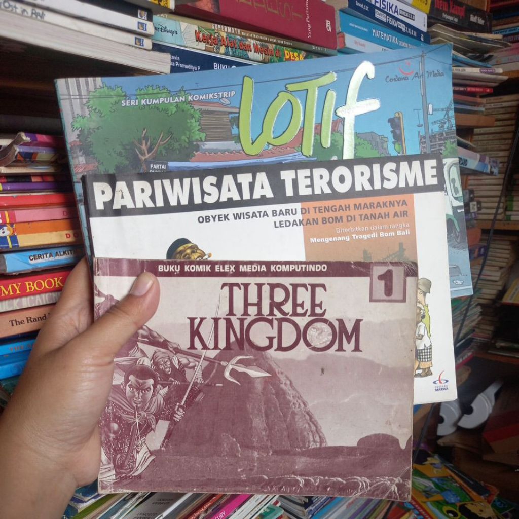 komik Vertikal Panjang - LOTIF NGETWIT, PARIWISATA TERORI SMEBENNY & MICE, MAFALDA 5, THREE KINGDOM1