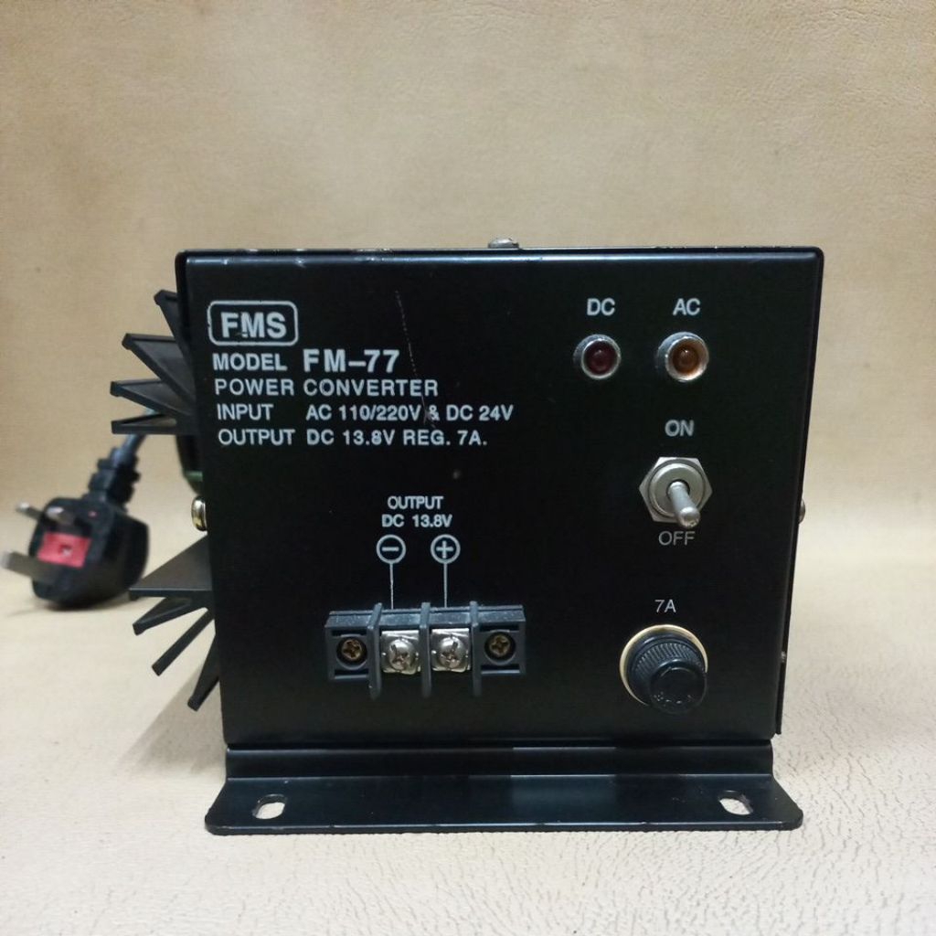 FMS FM-77 POWER CONVERTER AC 110/220V & 24V Output DC 13.8V Reg. 7A