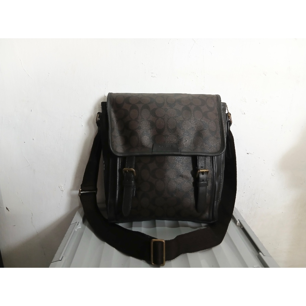 tas sling bag selempang pria cowo men brand Coach signature coklat brown preloved