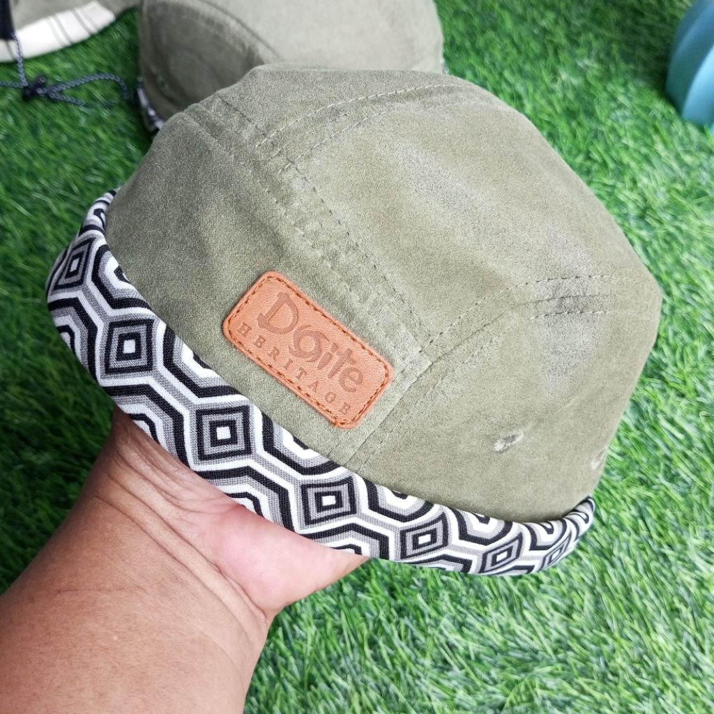 Topi Peci Miki Hat Unisex dengan kulit Timbul Premium