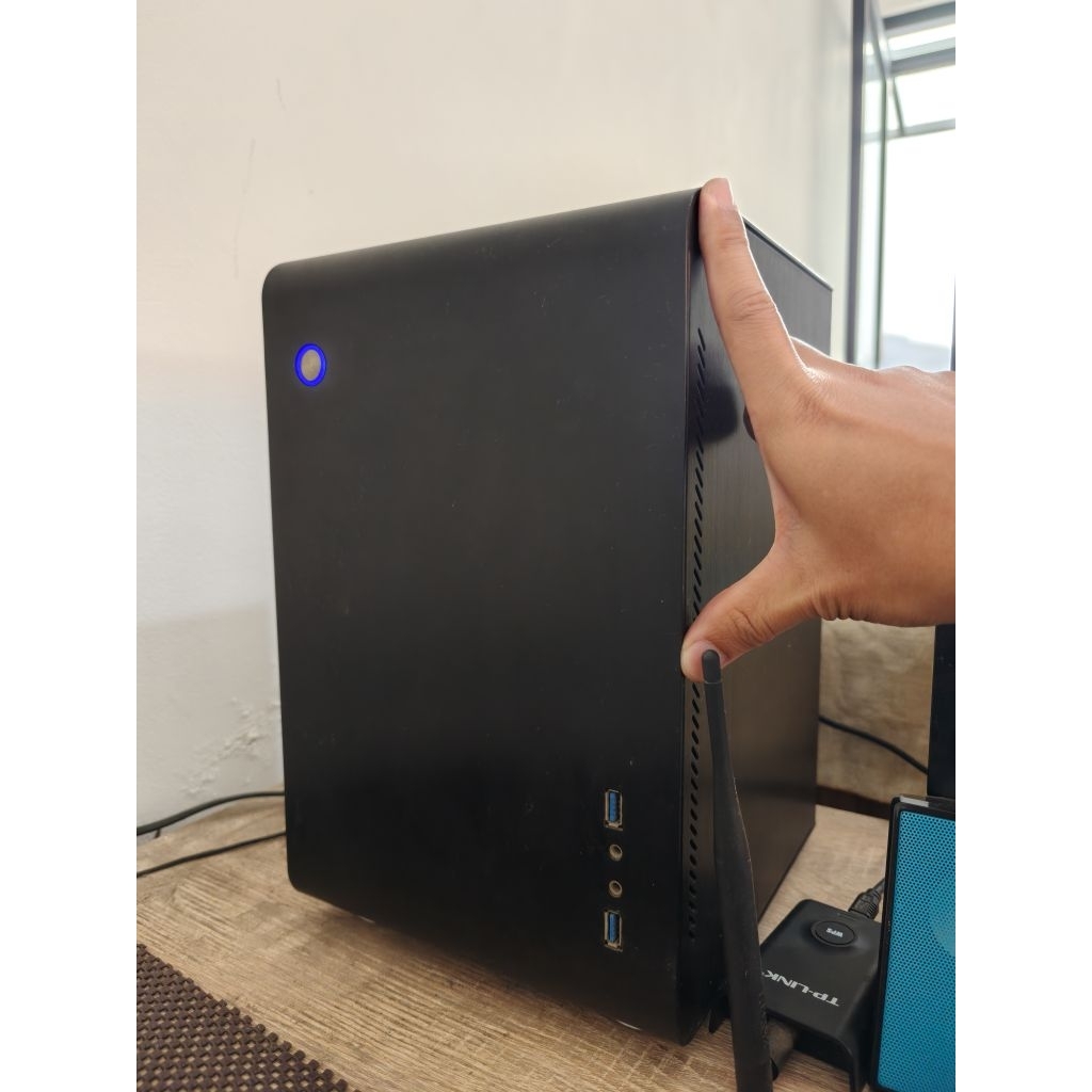 Mini PC set Premium. Casing Jonsbo | i5-4450 | RAM 8GB | VGA AMD Radeon R7 200 | SSD 500 GB HDD 1TB