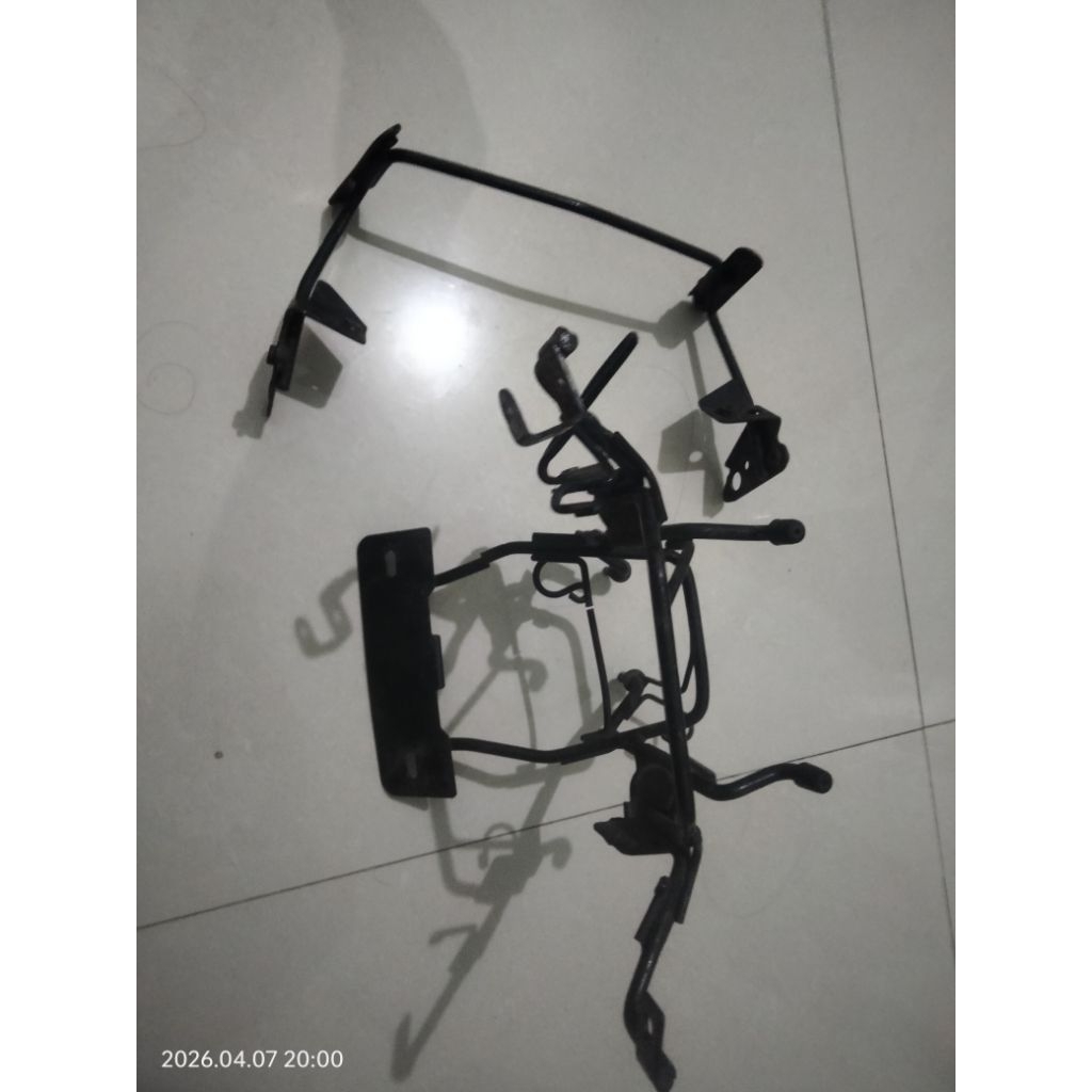 breket lampu Tiger Revo ( pece ) original