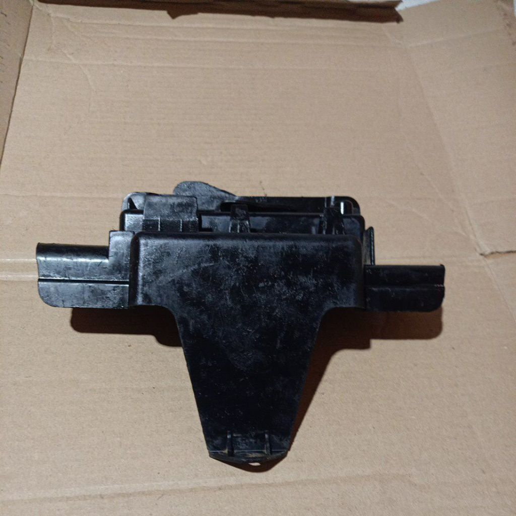 Cover Tutup Aki Accu Dalam Jok Honda Revo Fit Fi Injeksi, Supra X 125 Fi Injeksi Original Second Cop