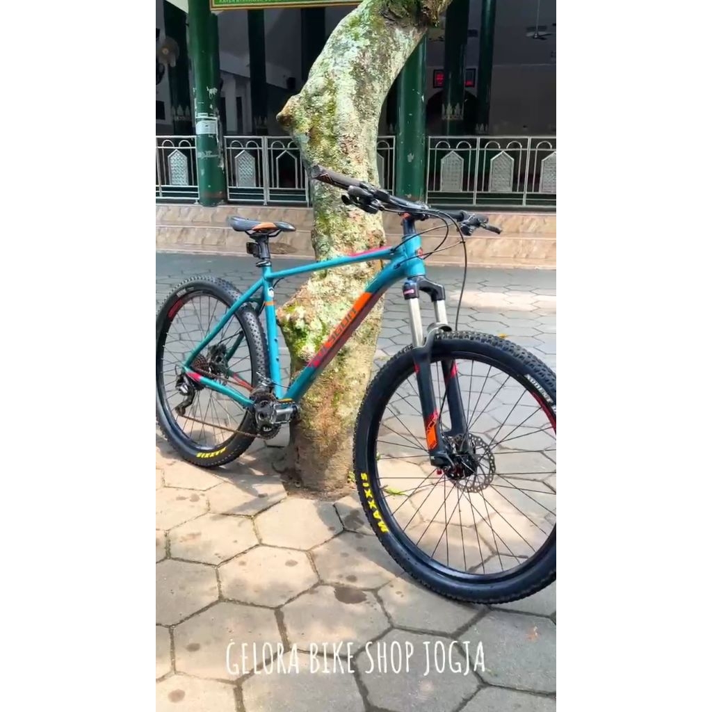 Polygon xtrada 6 size L 27,5 (sepeda bekas)