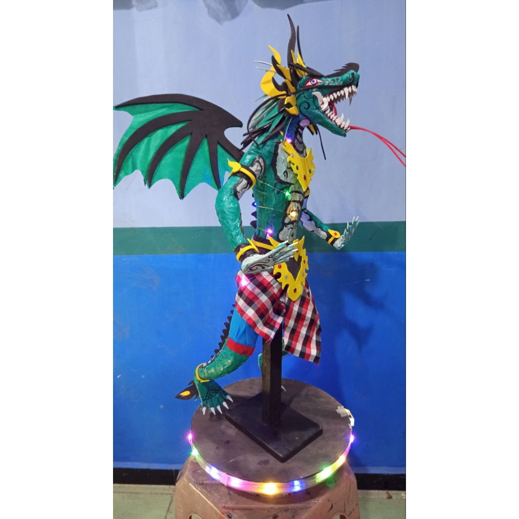 Miniatur ogoh ogoh naga hijau