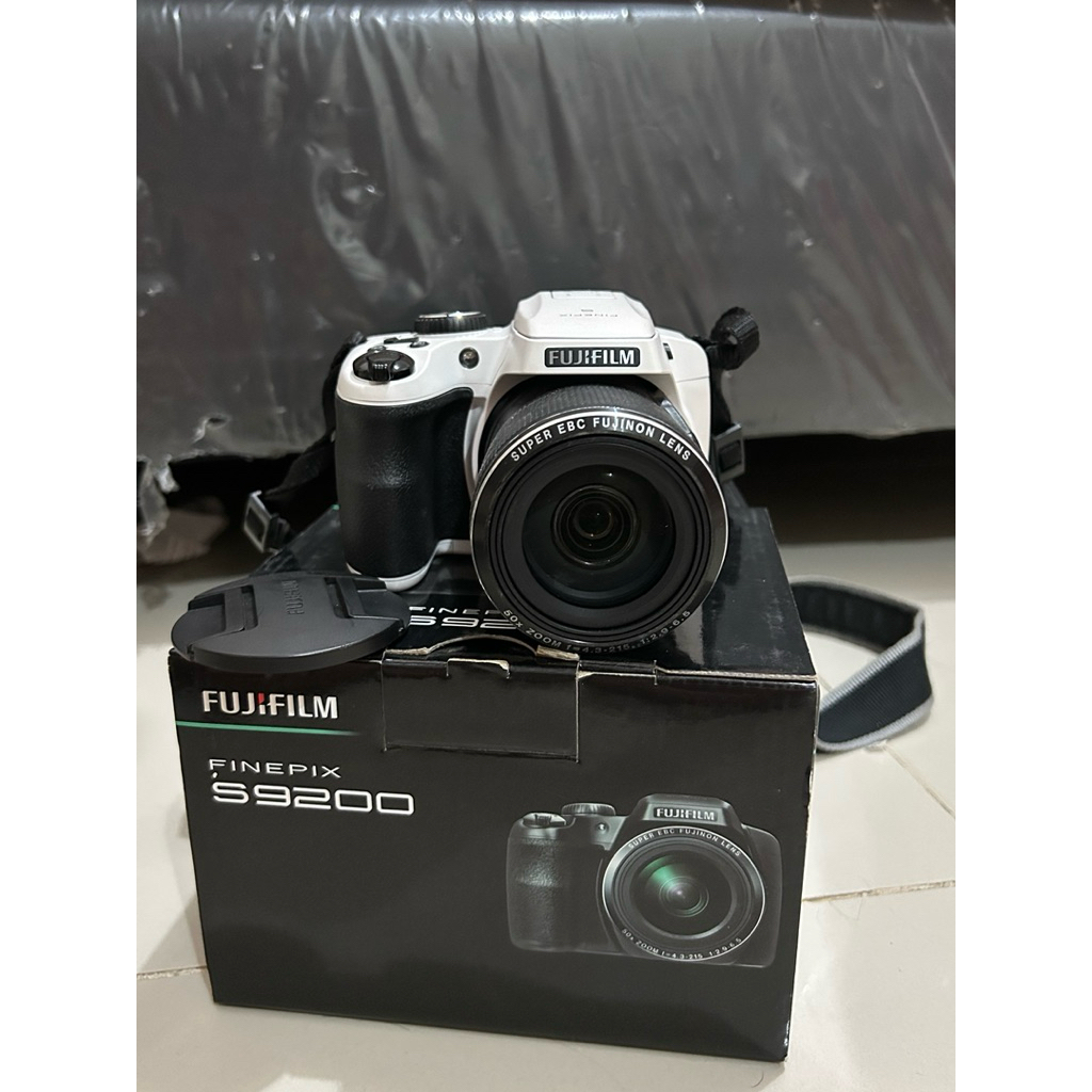 Kamera Fujifilm FinePix S9200