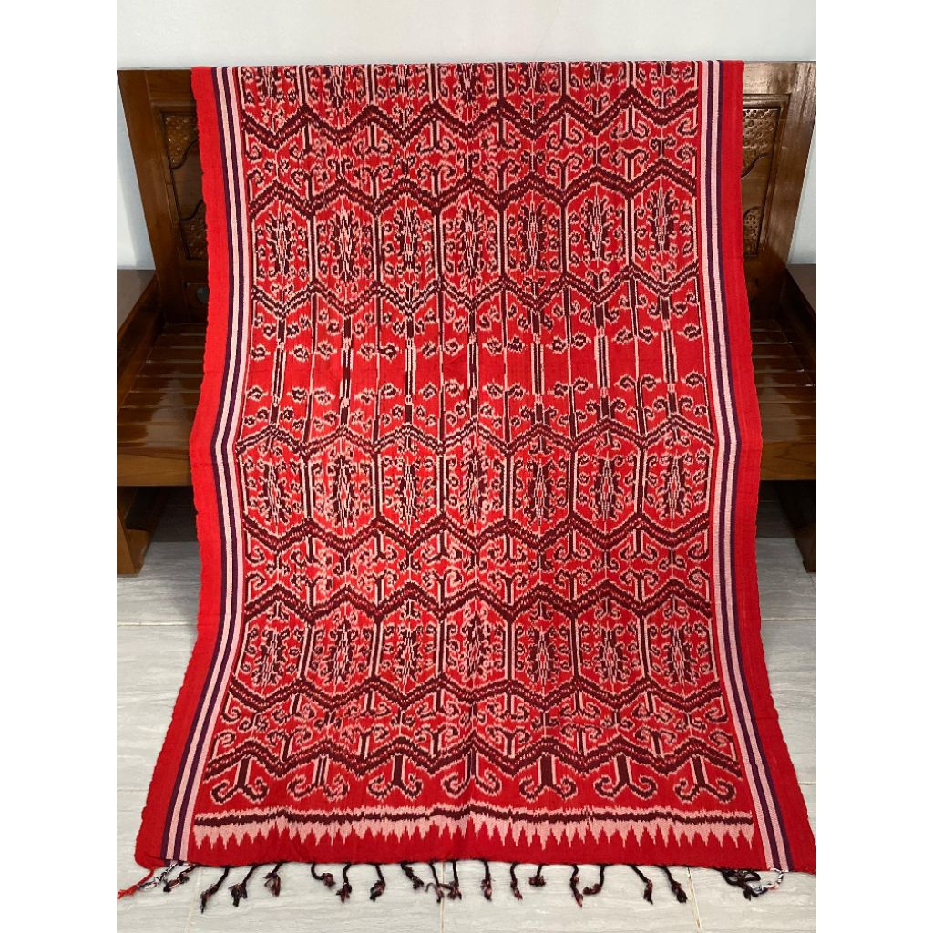 Kain Tenun Sintang Pua Kumbu Souvenir Kalbar (120 cm x 240 cm)