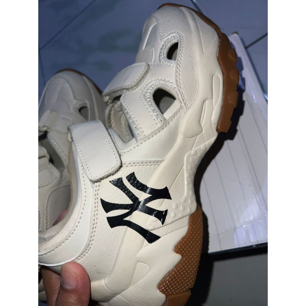 Preloved Sneakers