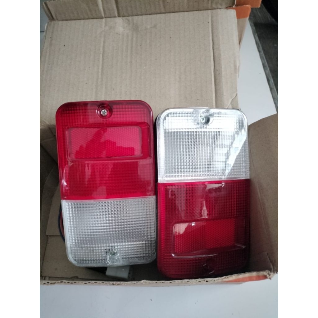 Lampu stop Belakang mobil Taruna kanan kiri sepasang