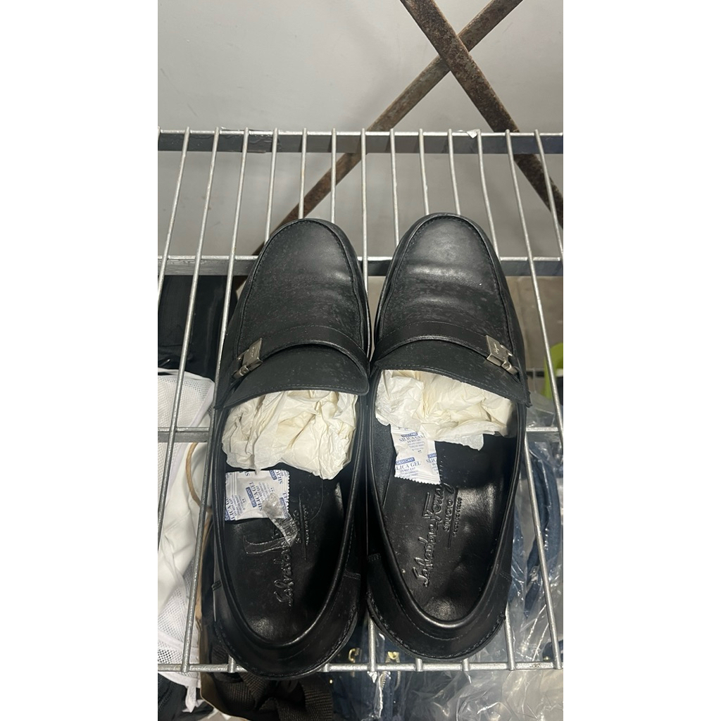 Sepatu pria loafers salvatore ferragamo/ Loafers