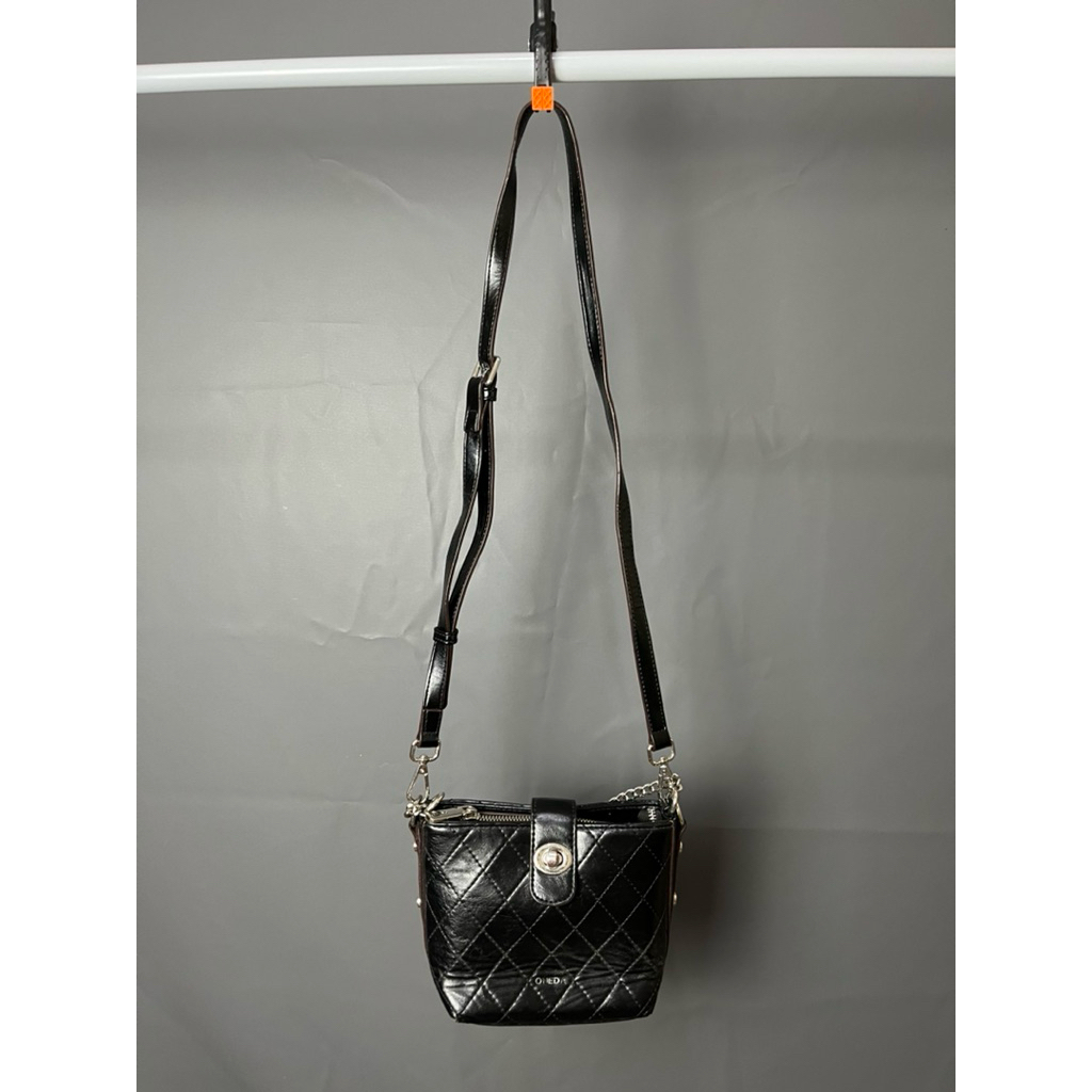 PRELOVED TAS SELEMPANG MINI TRACY ONEDA