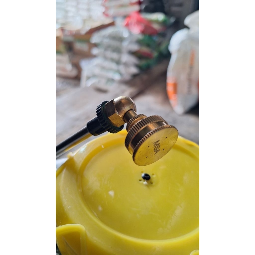 NOZEL SPUYER TANGKI LUBANG 4 BAHAN KUNINGAN