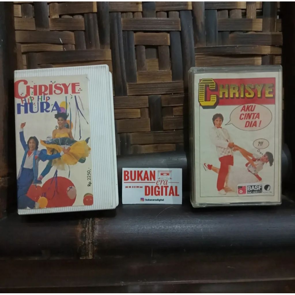 Kaset Chrisye Hip-Hip Hura & Aku Cinta Dia (Sepaket)