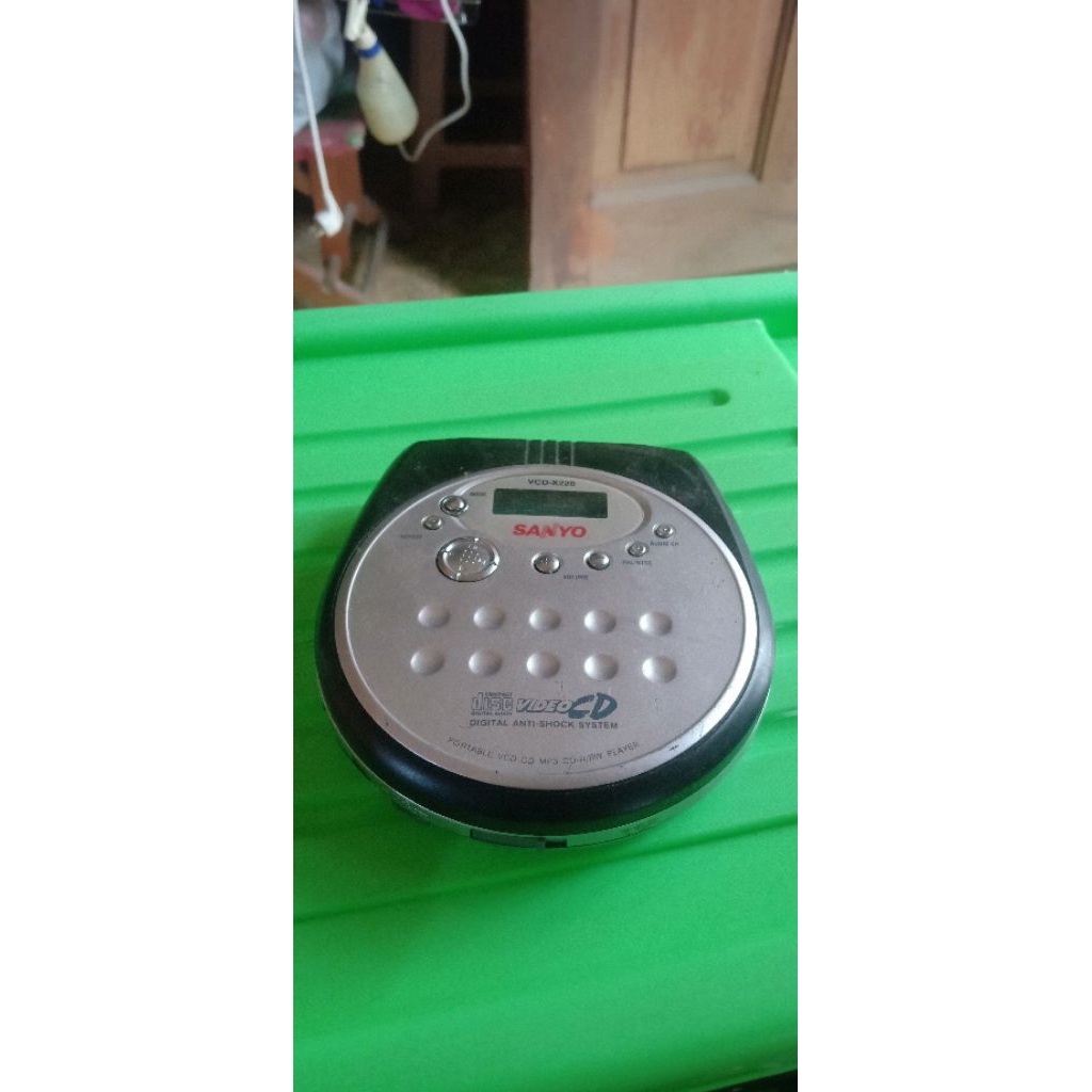 CD PORTABLE VCD-X220 SANYO  KONDISI MATI BEKAS SERVICE TIDAK TERIMA RETUR