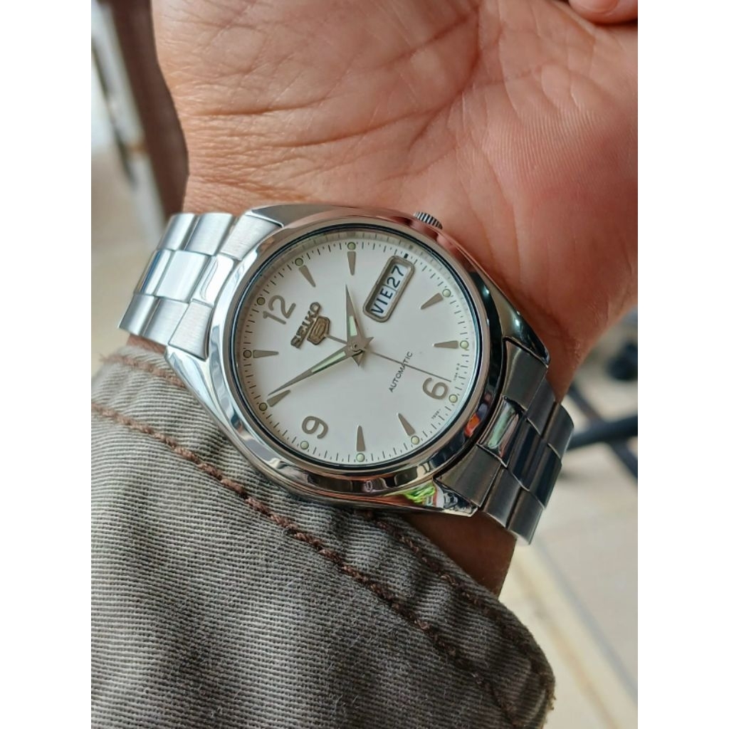 Seiko Explorer Shark ToothSNX121  Gen 1 Oyster Style Spain