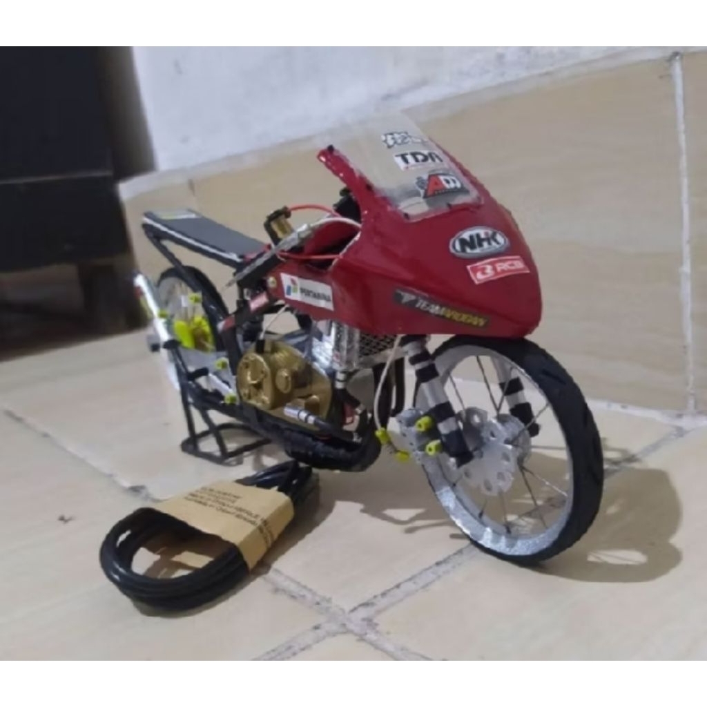 MINIATUR MOTOR DRAG USB CHARGER KAWASAKI NINJA RR OLD SCALA1:16