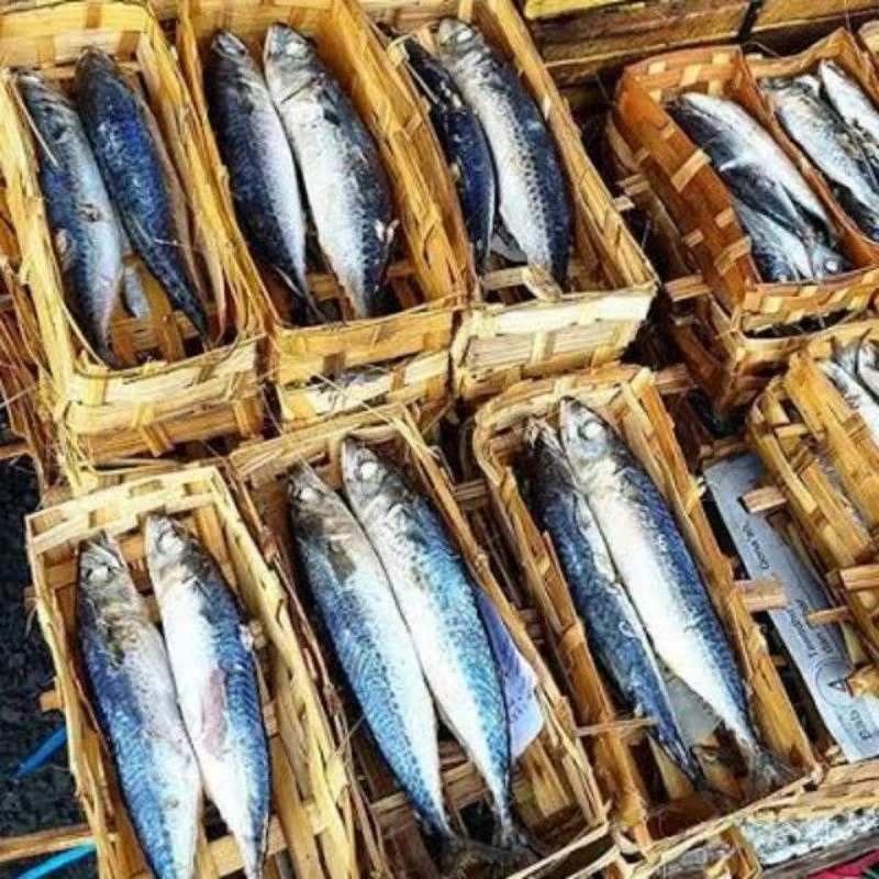Isi 2pc Ikan Cue Pindang Keranjang bambuu isi 2 pc - Etem / Kembung / Layang