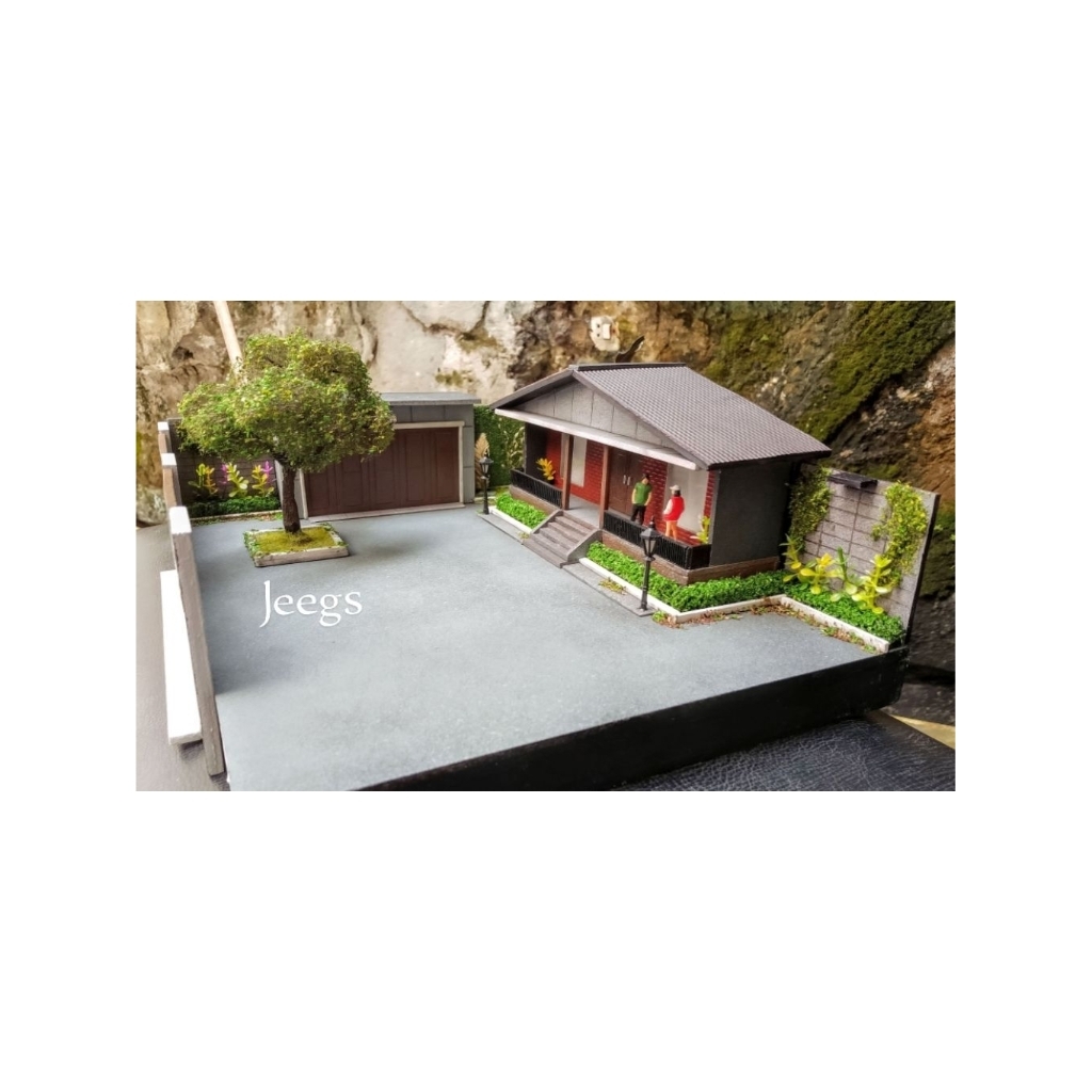 Diecast Diorama Rumah dan Halaman Rumah Skala 64