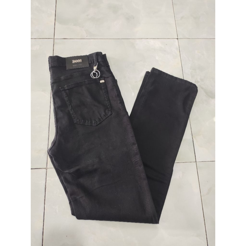 Celana Jeans BOSS Hitam UK 31 Bahan Stretch , Kain Jeans Halus || 100%Original