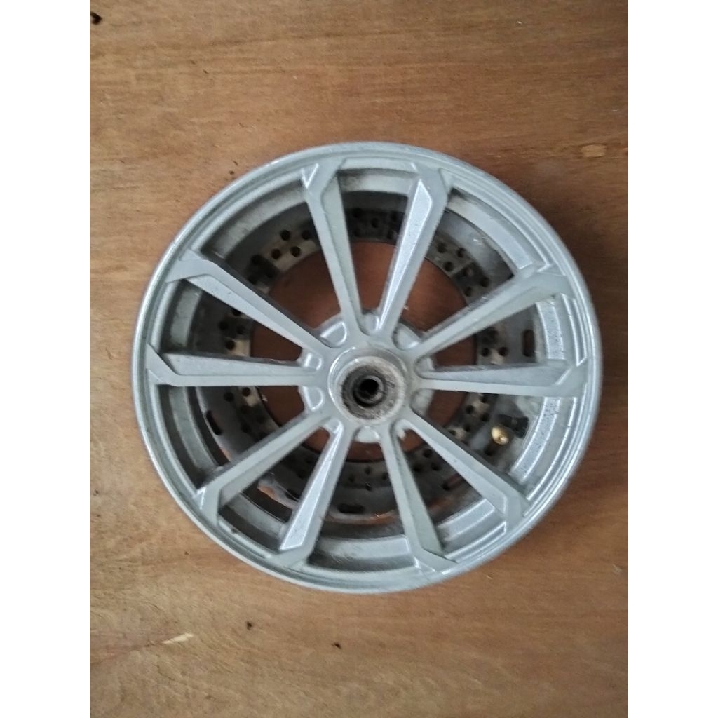 velg r10. depan. +cakram uwinfly t3