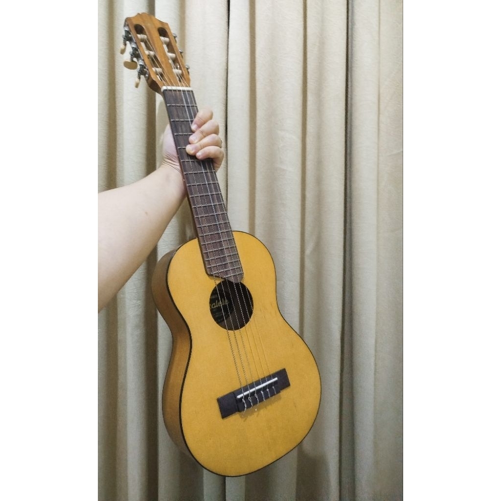 GITARLELE / GUITALELE YAMAHA GL1 ORIGINAL PRELOVED SECOND LIKE NEW