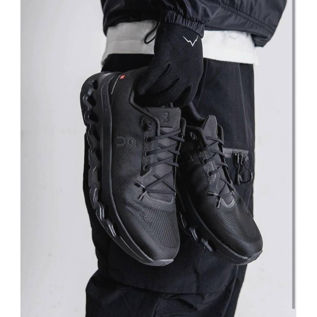 sepatu jalan jalan wanita