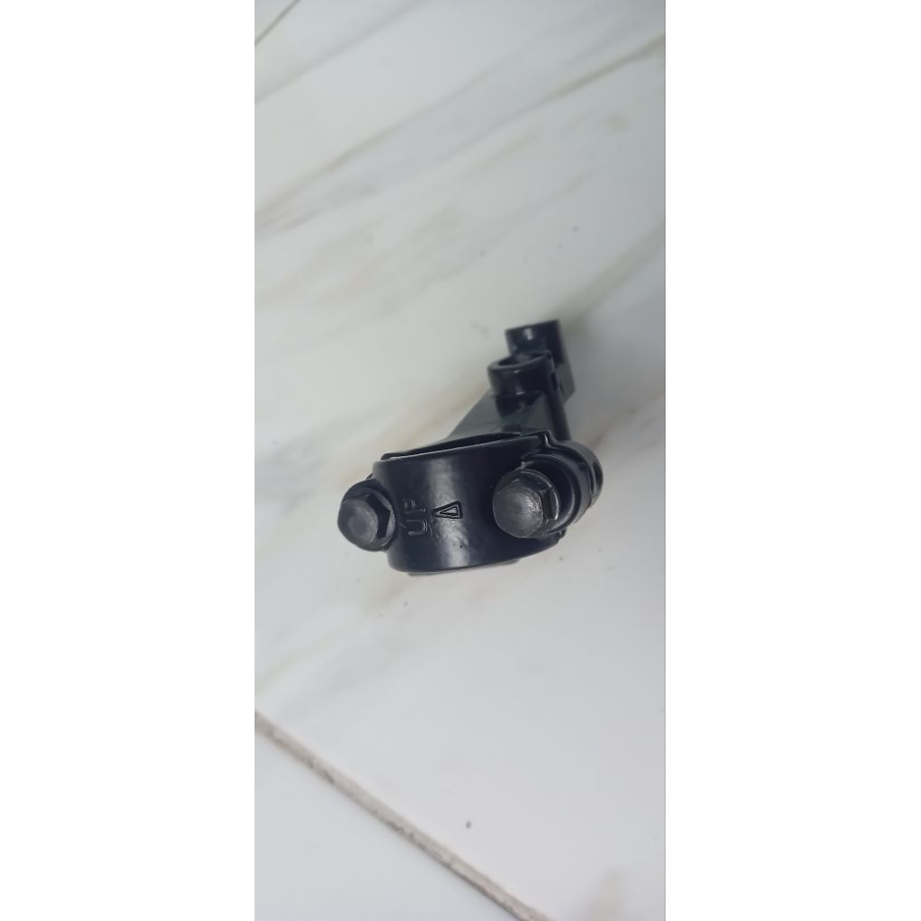 Dudukan Kaca Spion kiri suzuki skywave / spin