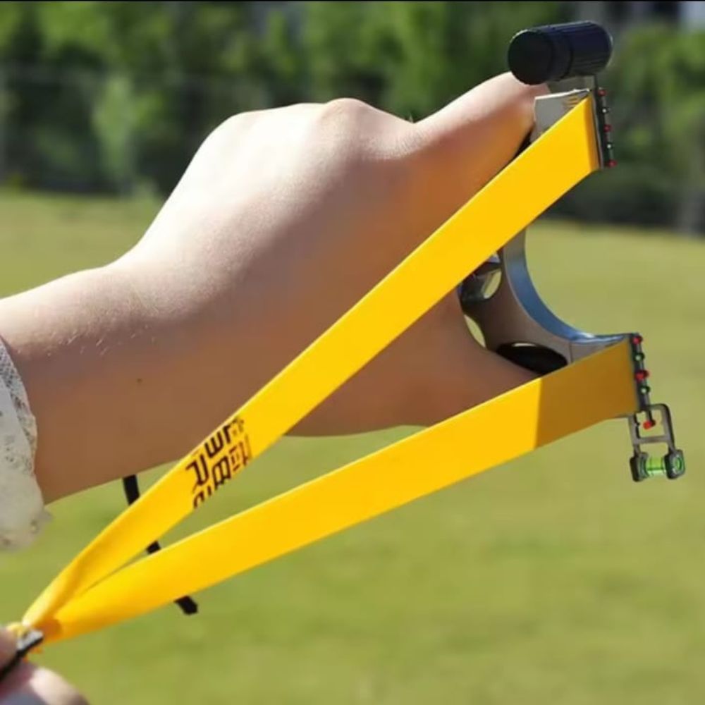 Dua Ketapel Tactical Slingshot dengan Laser untuk Berburu Presisi Dengan Dengan Ratusan Peluruh