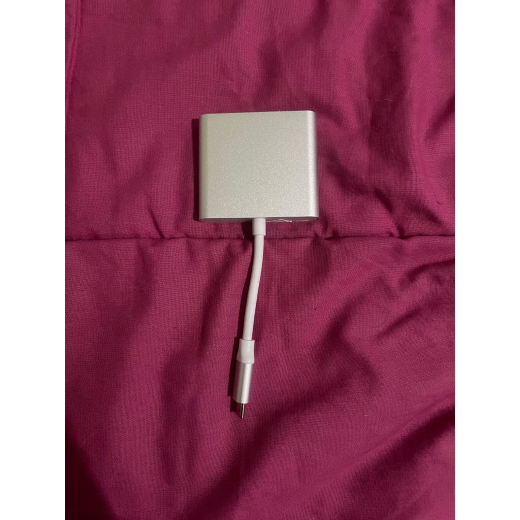 Preloved Adaptor Laptop Tablet (type c)