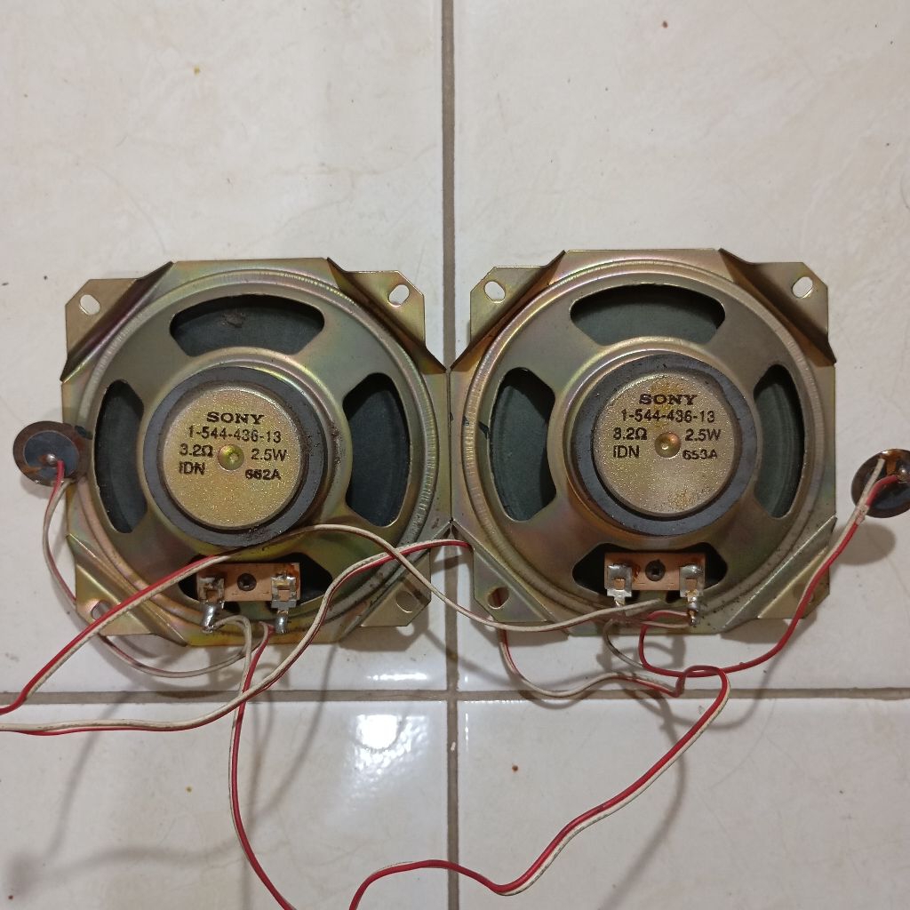 Sony Radio Kaset Portable CFS 2005 speaker