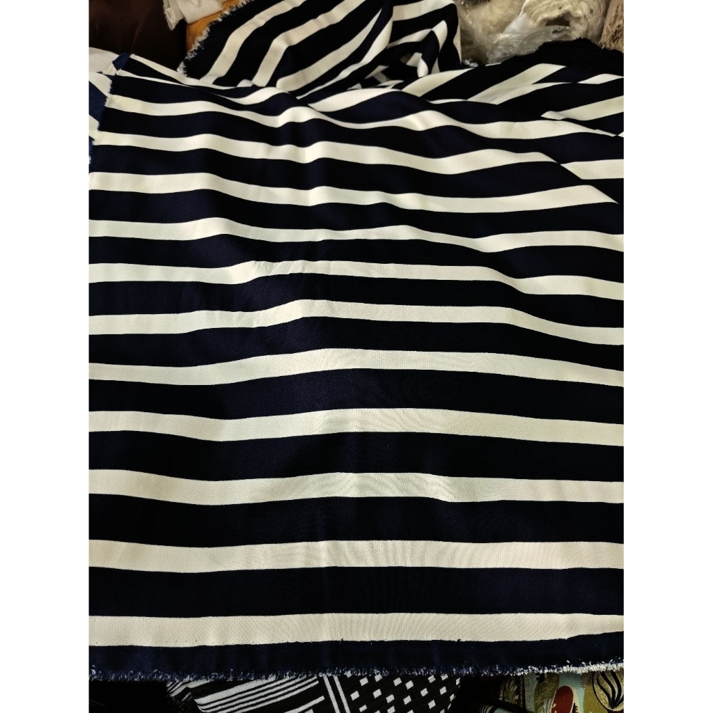 kain crep motif salur navy  / kain crep premium / kain crep terlaris
