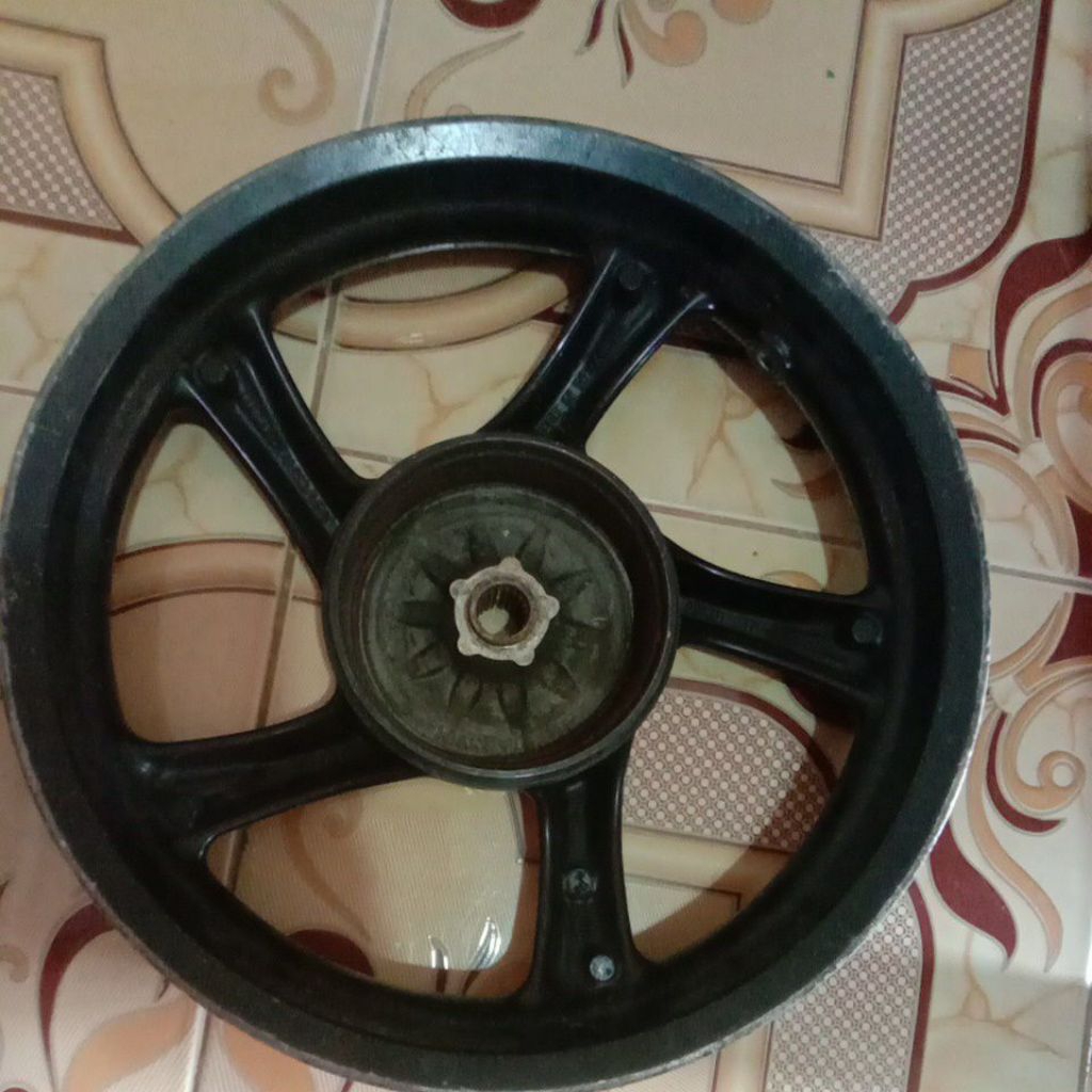 velg belakang motor Yamaha Mio Z