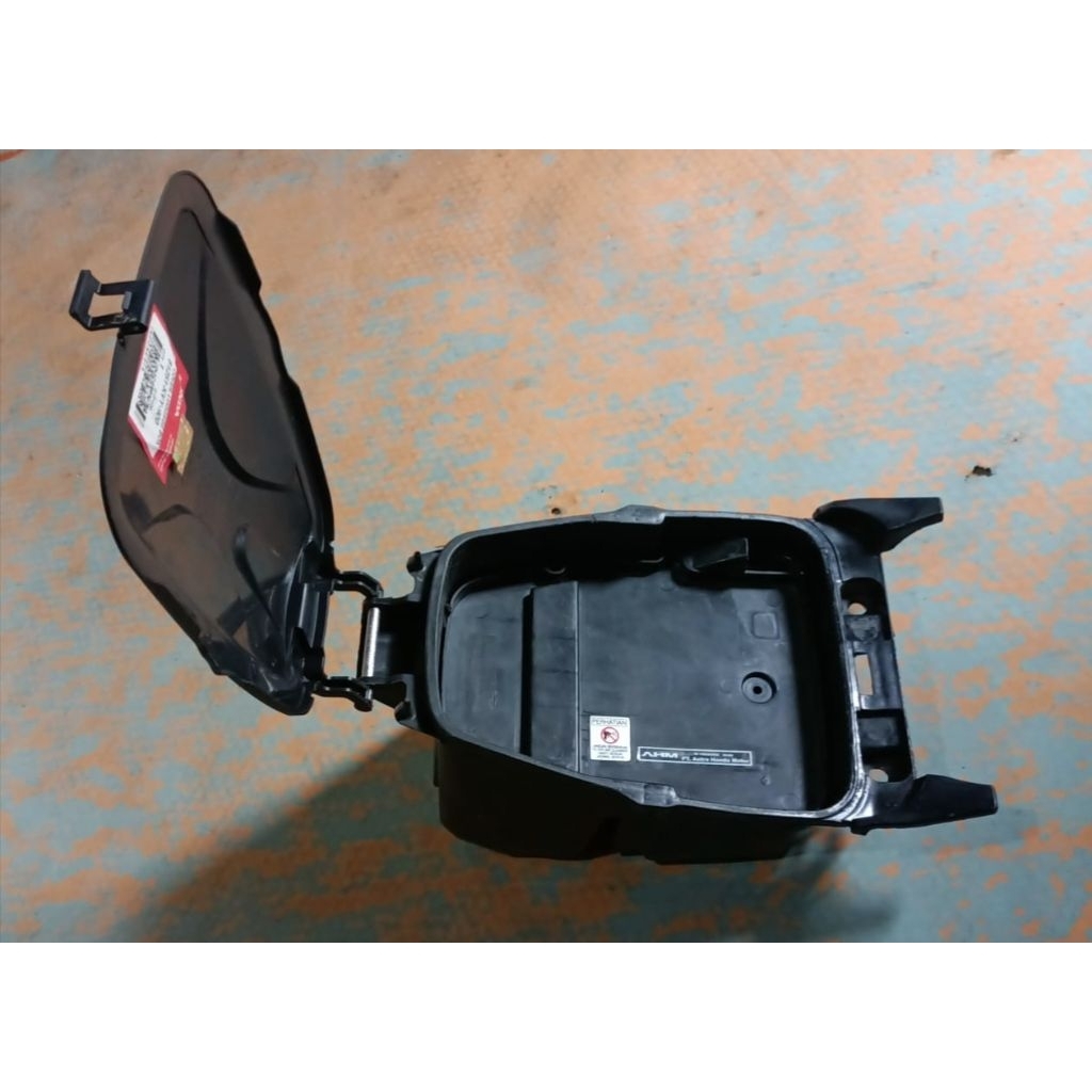 BOX BAGASI HONDA BEAT KARBU ORIGINAL