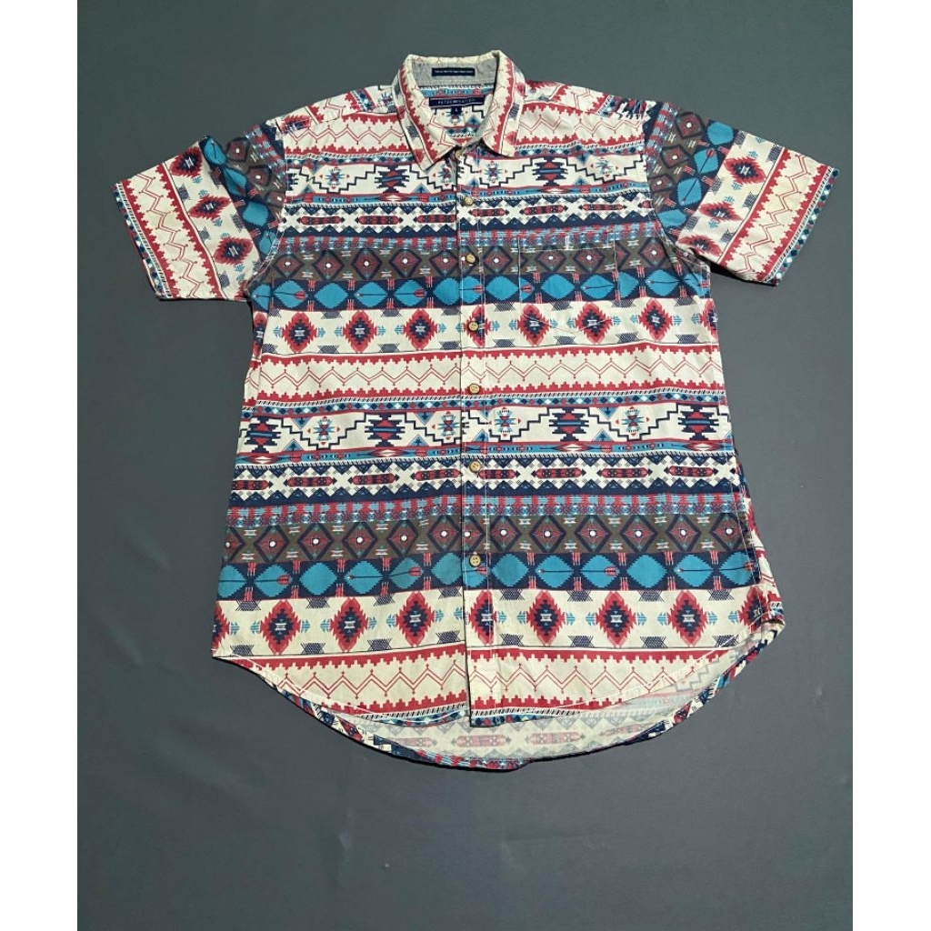 kemeja motif peter nation