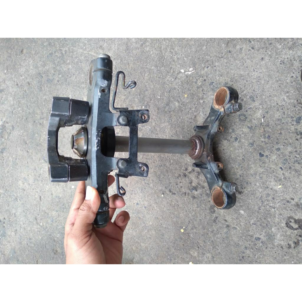 segitiga t atas bawah raiser honda cb150r cb150 original