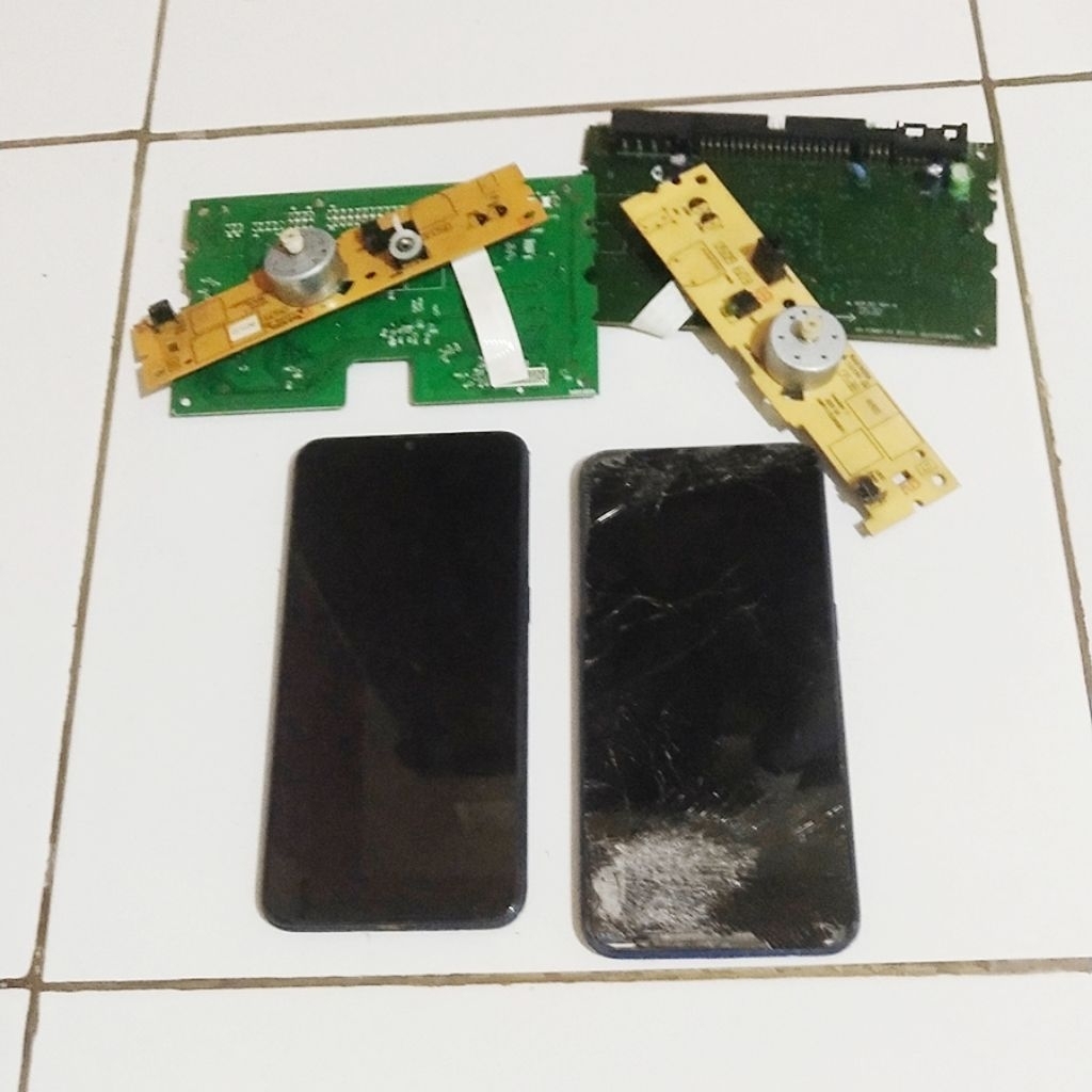 PCB & HP rusak