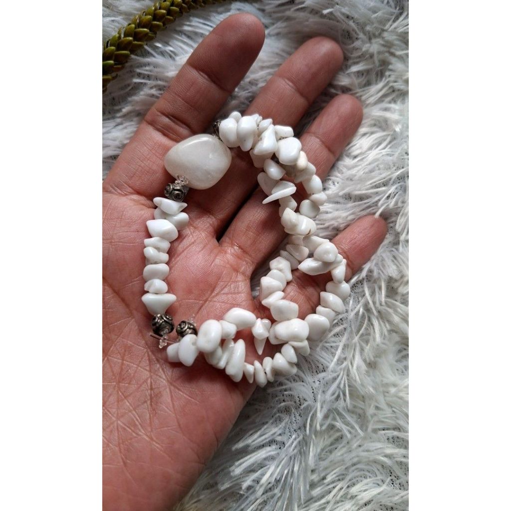 Gelang batu alam putih