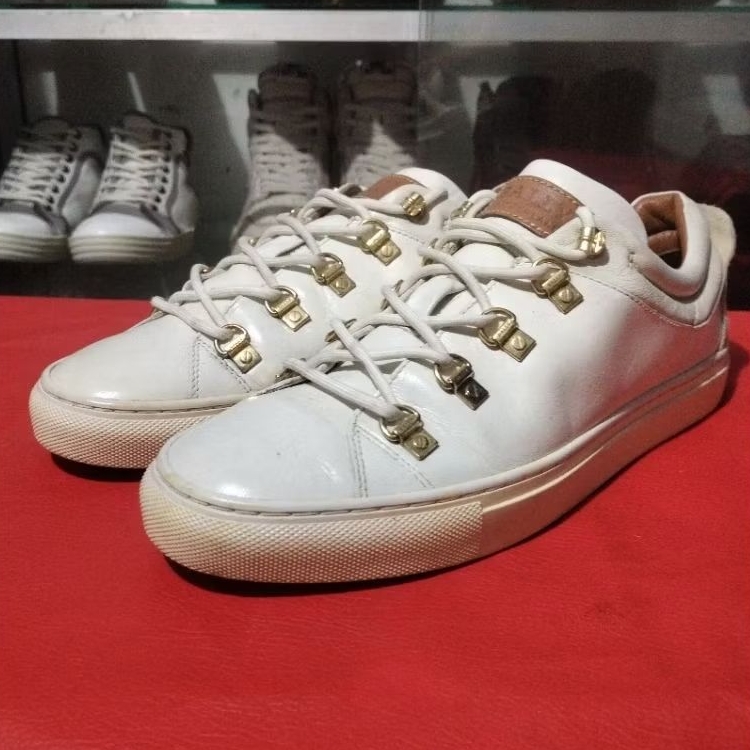 SEPATU SECOND BALLY PEMAKAIAN DI SIZE 40
