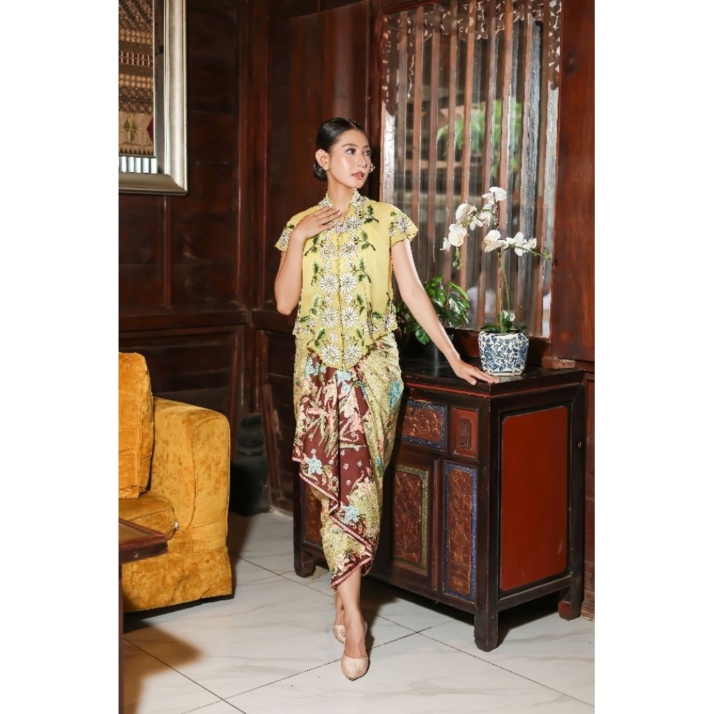Vinona - Kebaya MR Encim - Bunga Matahari - Hijau Lime